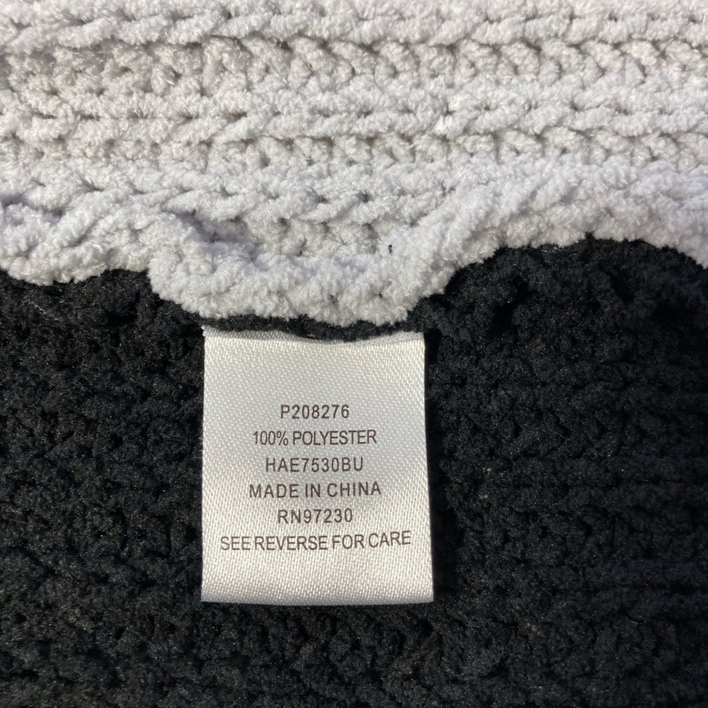 Absolutely Famous Colorblock Chenille Sweater Women’s XL Mock Neck Black & White - Picture 8 of 8